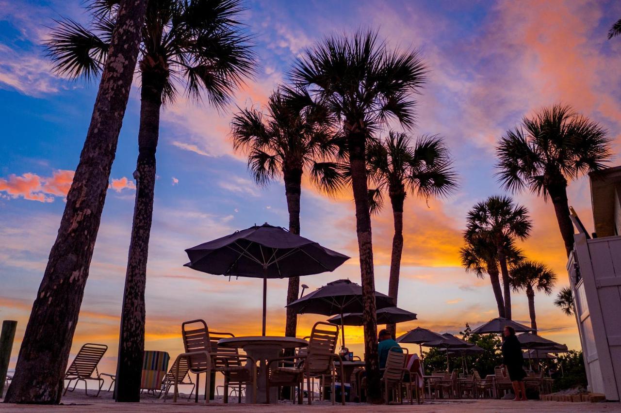 Grand Shores West Hotel